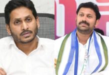 తమ్ముడ్ని కాపాడుకునేందుకే జగన్ ఢిల్లీ టూర్..?